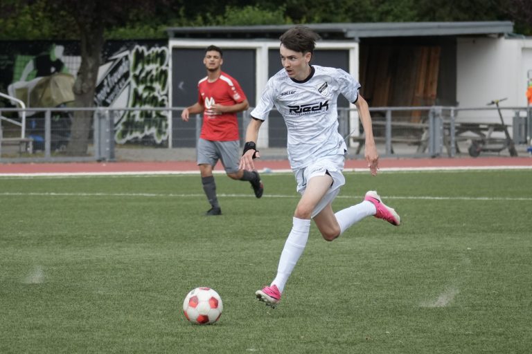 7:3 gegen Reuschenberg II – „Zwote“ zurück in der Erfolgsspur